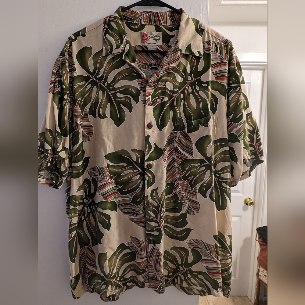 HILO HATTIE Shirt Men's L Multicolor Rayon Leaf Hawaiian Button Short Sleeve